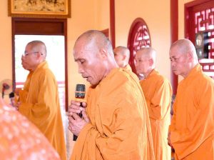Thượng toạ Thích Huệ Tâm – Phó Thiền chủ Hạ trường cảm niệm tri ân.